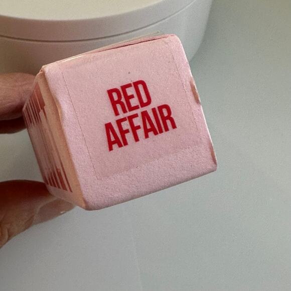 JEFFREE STAR COSMETICS Velvet Trap Matte Lip Stick in Red Affair 3.3G - NIB - Picture 3 of 9